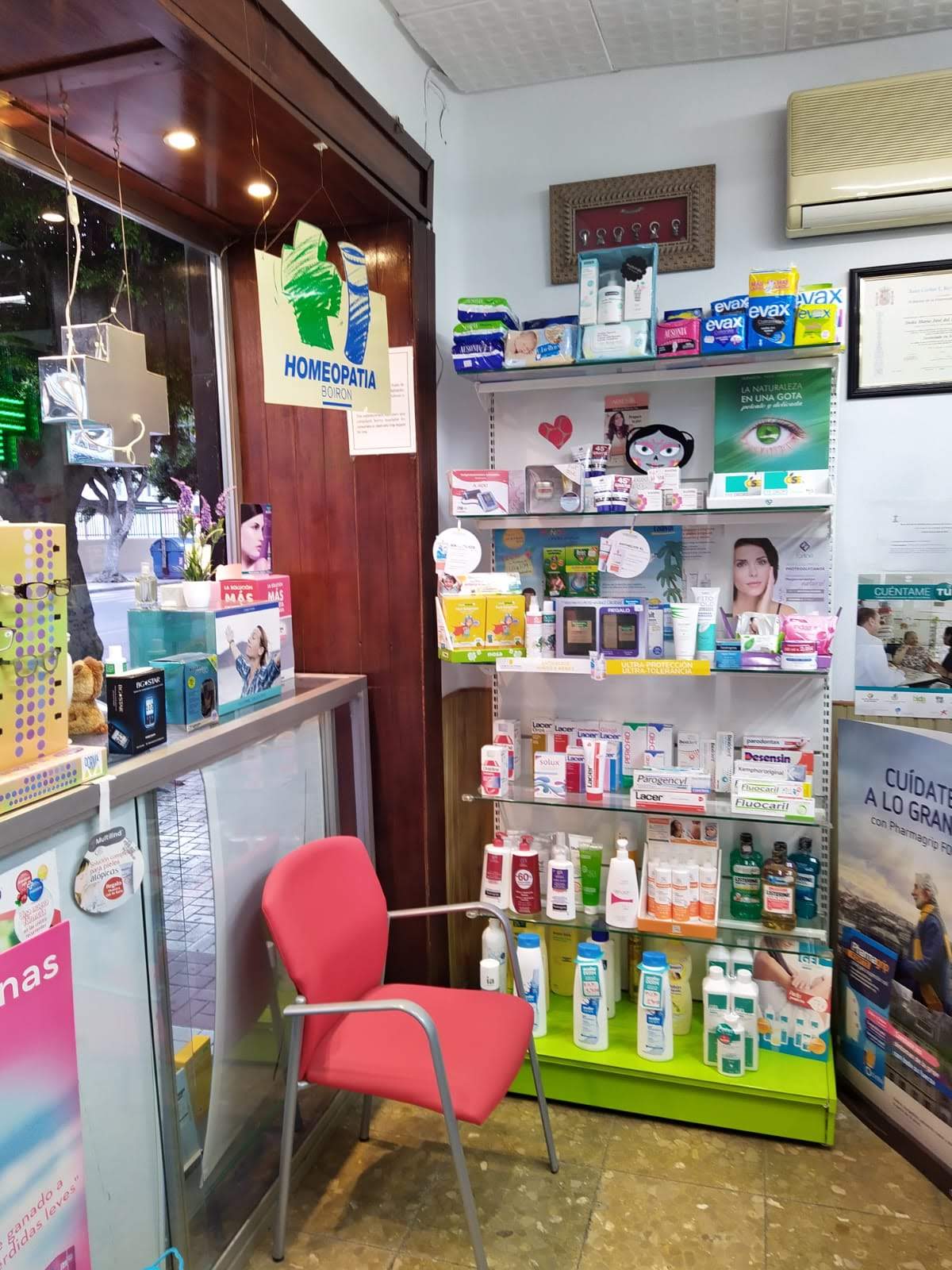 Farmacia interior 2